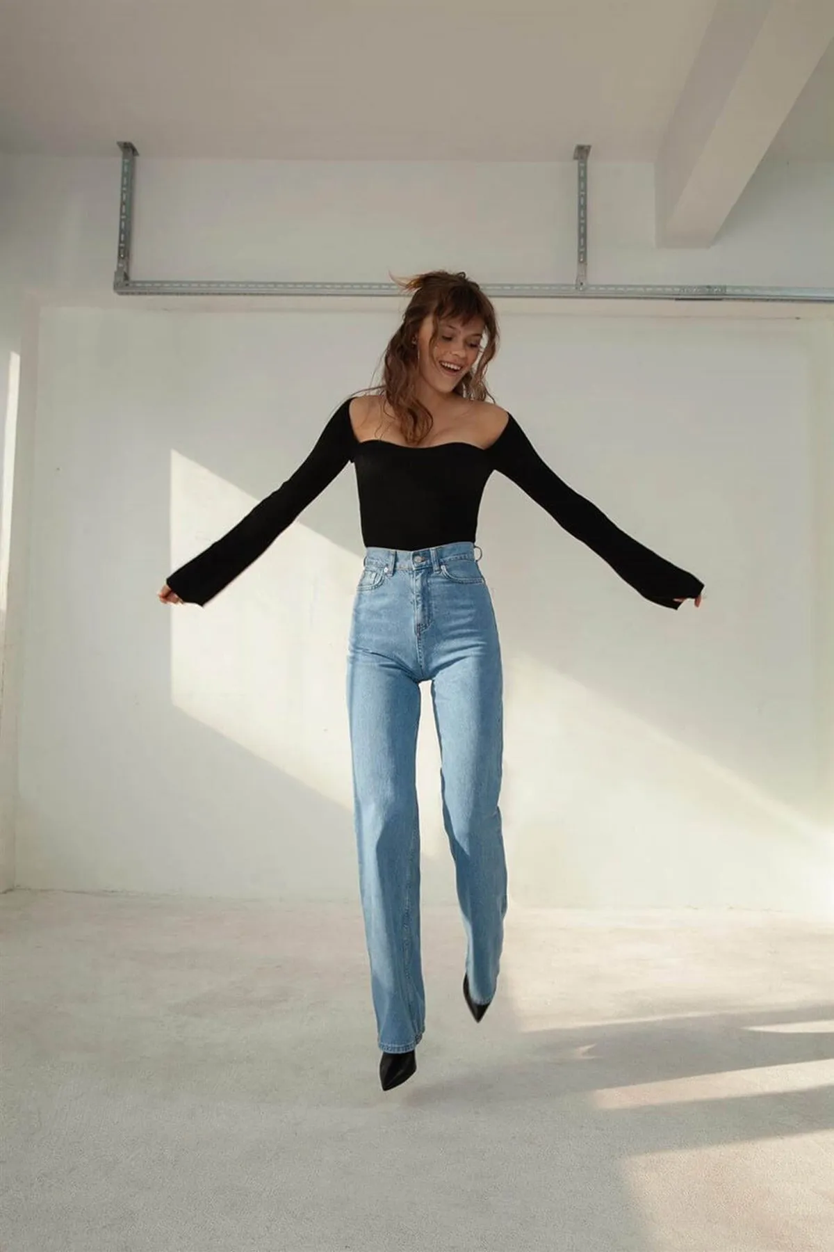 VATKALI  Jeans mit weitem Bein in Eisblau