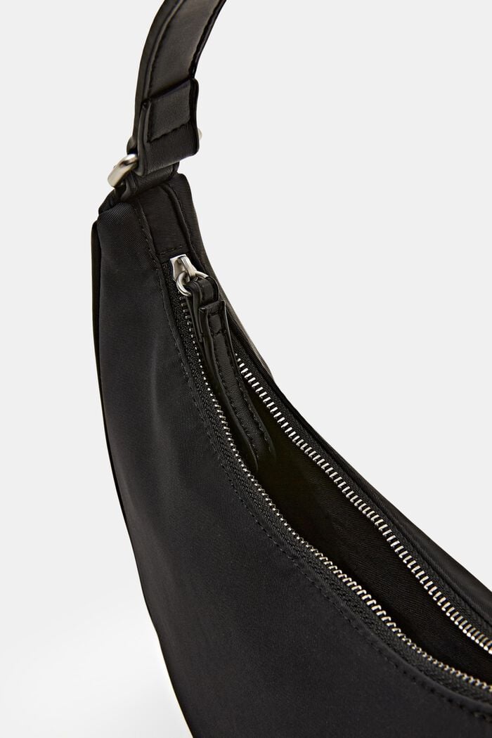 Kleine sichelförmige Schultertasche