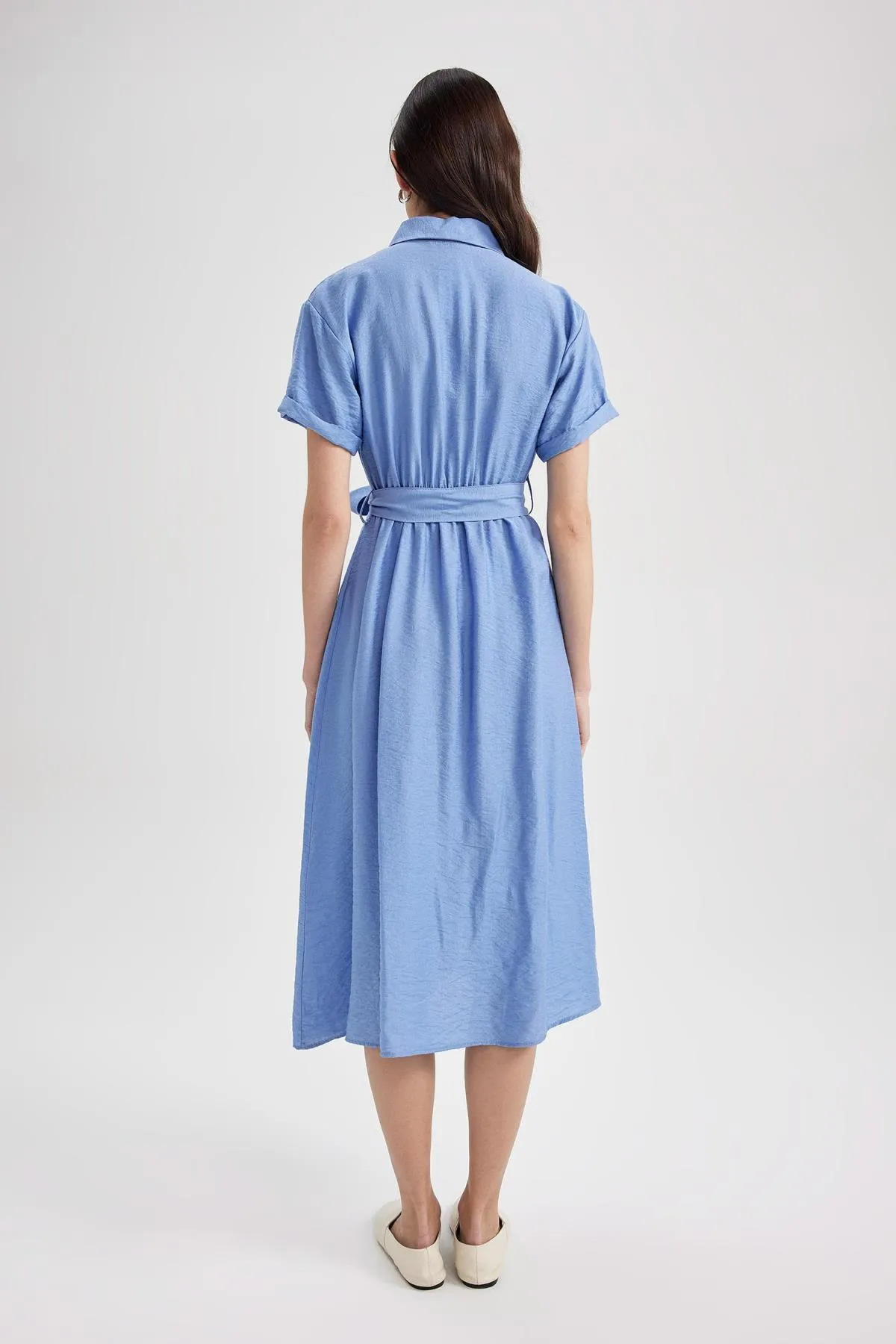 DeFacto  Kurzärmliges Midikleid in Leinenoptik mit Hemdkragen U6943az23sm