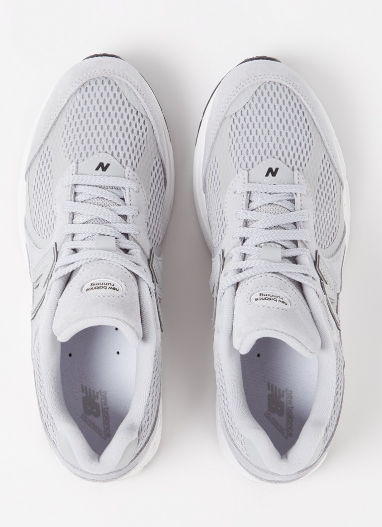 Zamszowe buty sportowe New Balance 2002R z detalami z siateczki