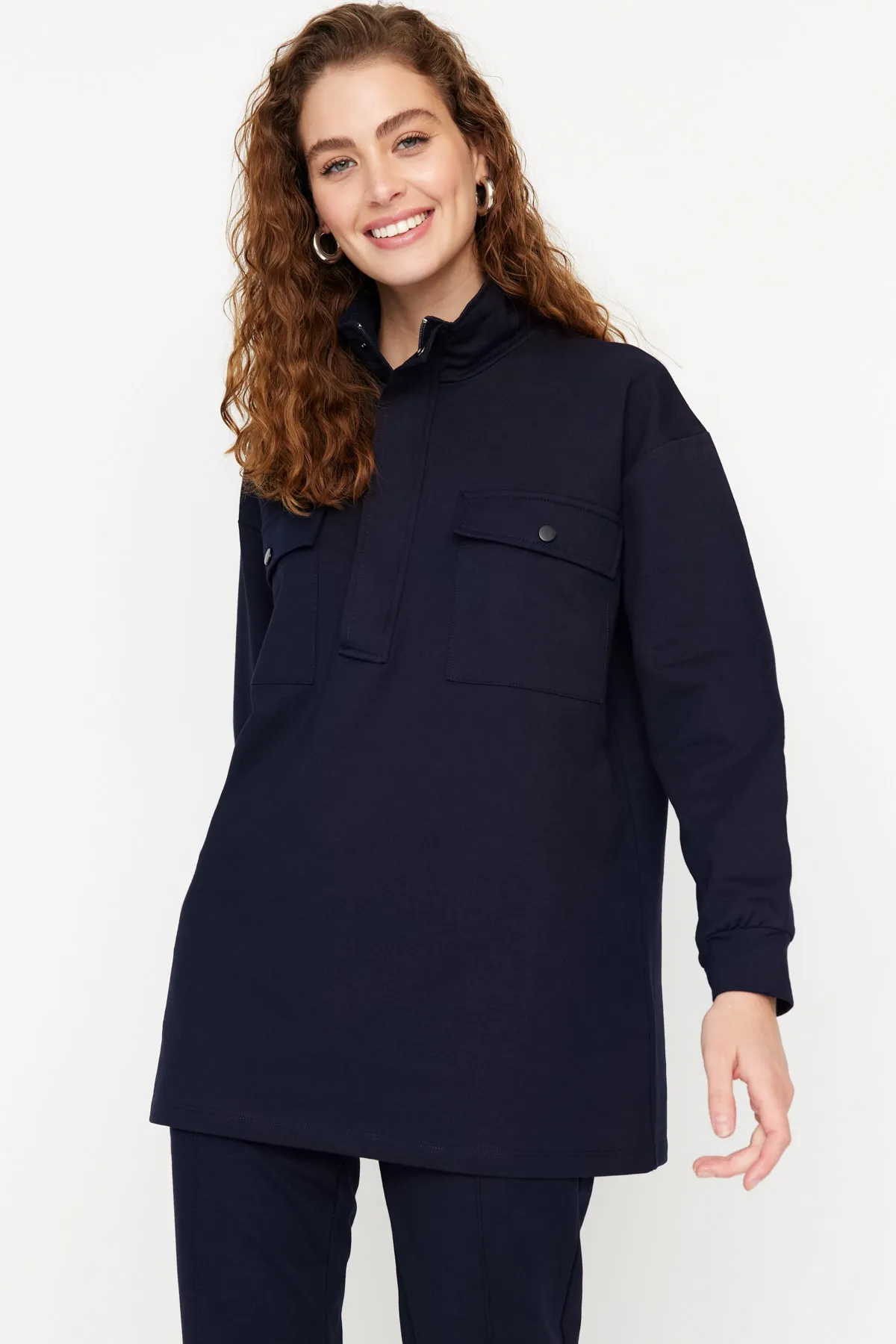 Trendyol Modest  Marineblaues Strick-Trainingsanzug-Set mit Taschendetails TCTAW23EN00032