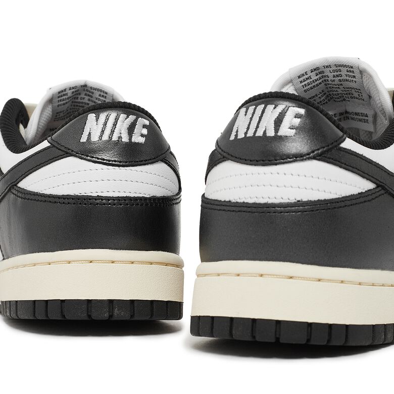 NIKE Wmns Dunk Low PRM 