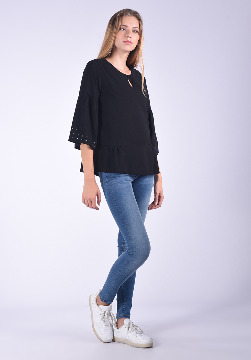 CARA  Blouse à manches 3/4 cloutées