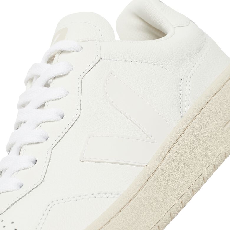 Veja WMNS V-90 Leather extra white