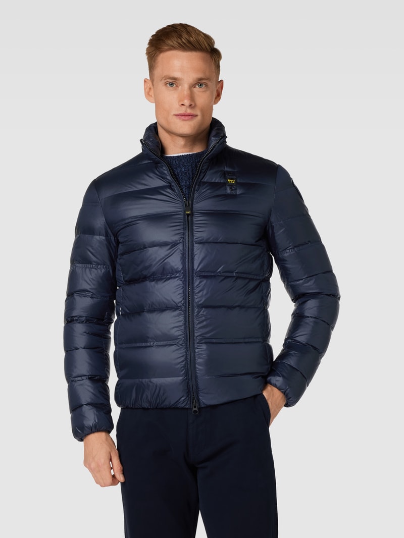 Daunenjacke mit Label-Detail in marineblau