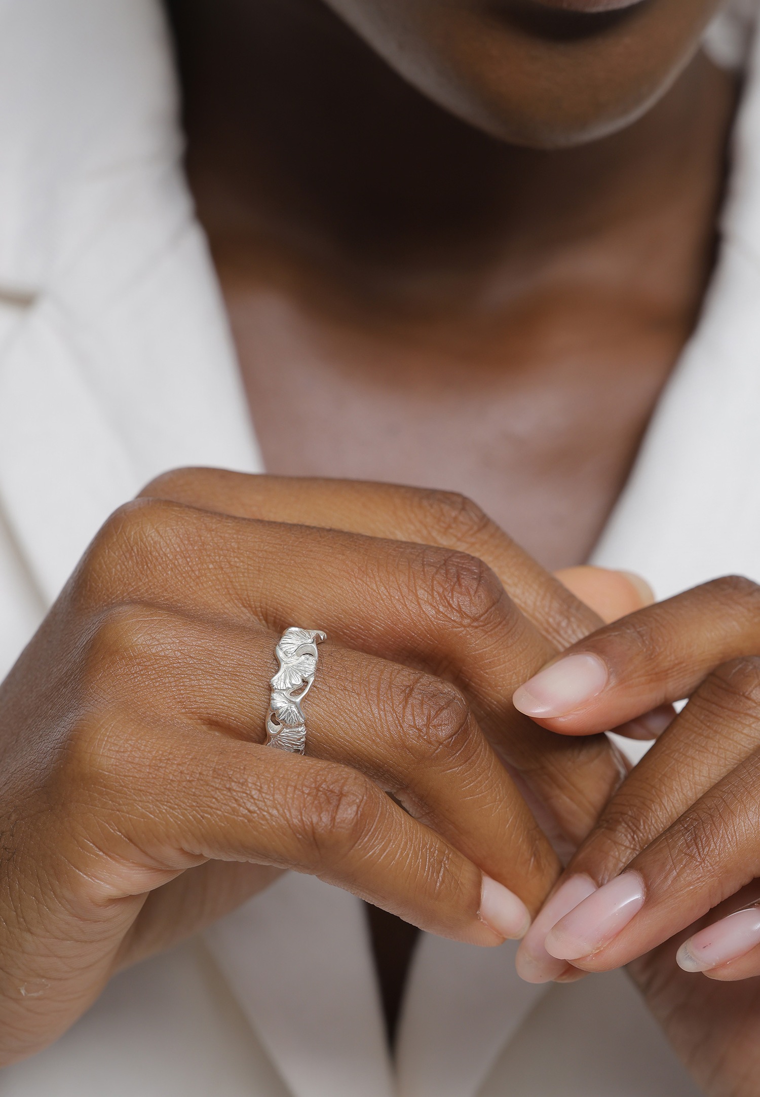 Anillo de verano tropical de moda con diseño de hoja de ginkgo para mujer de Elli, en plata de ley 925 chapada en oro.