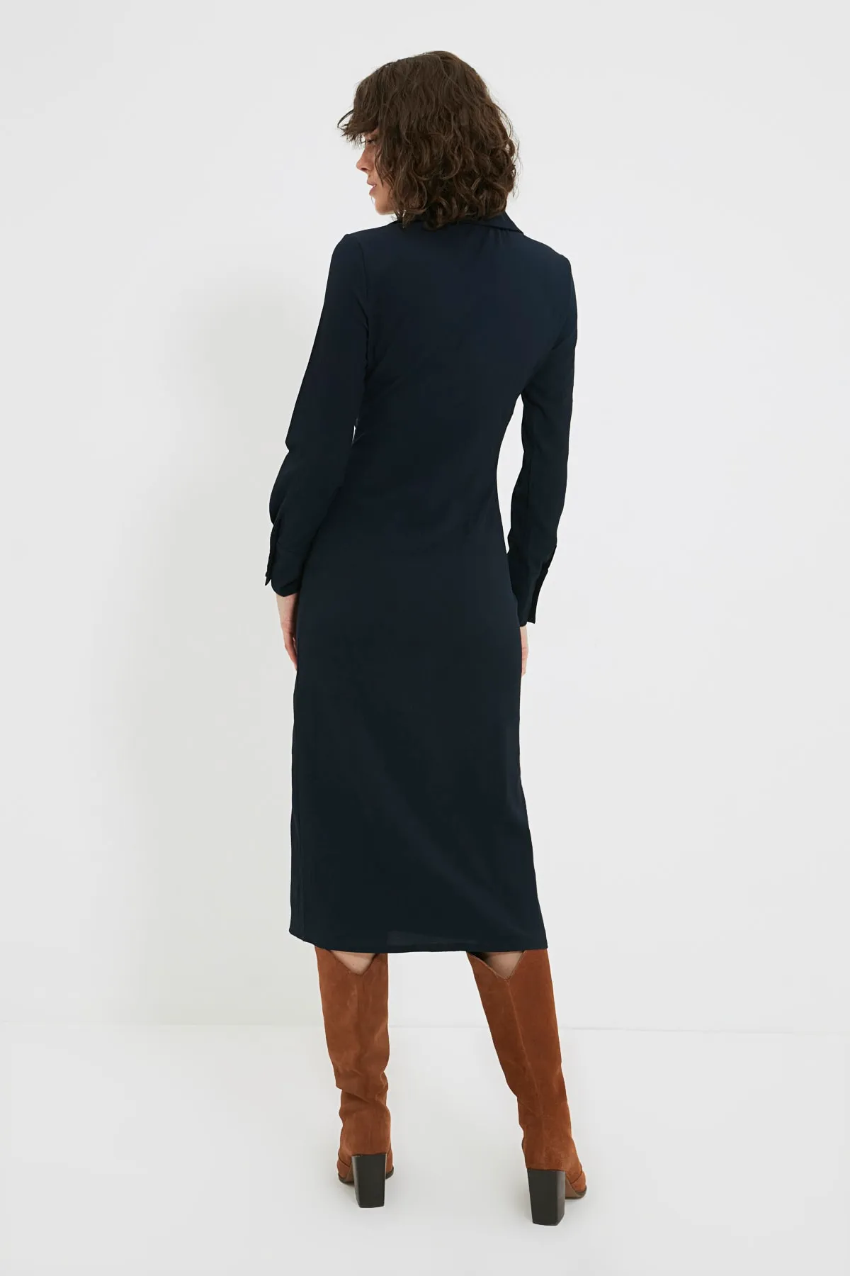 Trendyol Collection  Marineblaues, gewebtes Midi-Kleid mit Rüschen und Details TWOAW22EL1343
