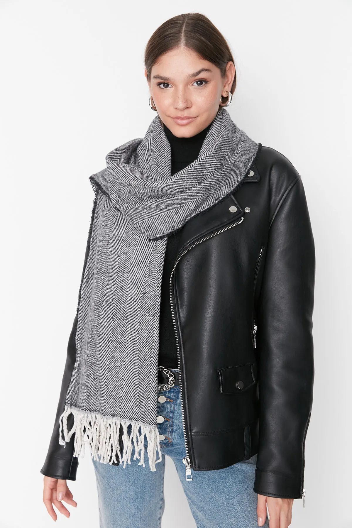 Trendyol Collection  Schwarzer Damenschal TWOAW22AT0036
