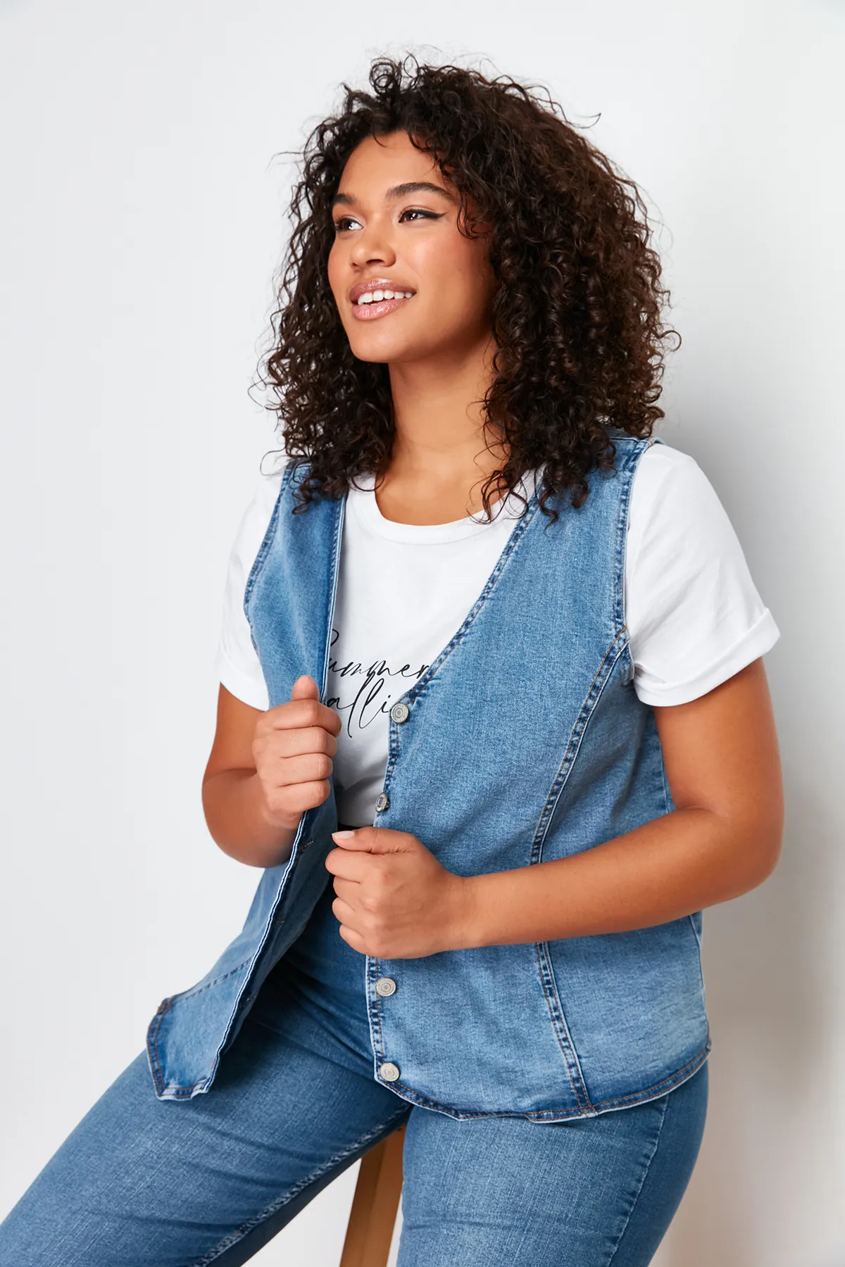 Trendyol Curve  Blaue Jeansweste TBSSS24BH00002
