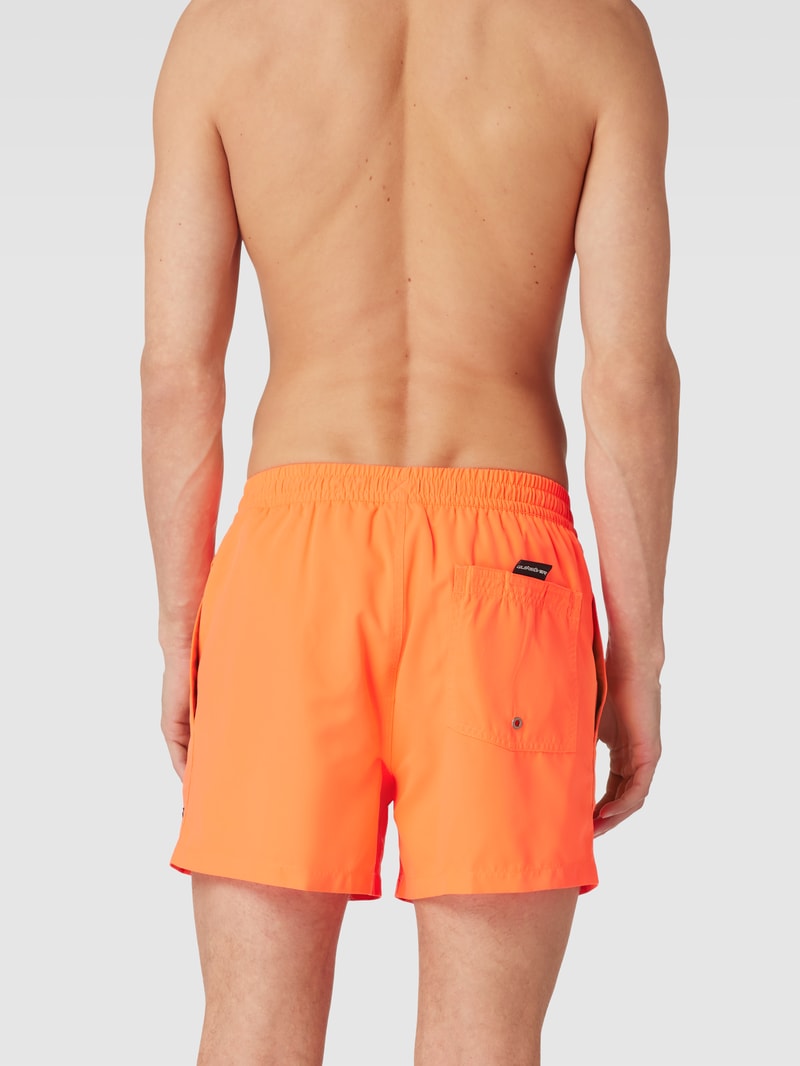 Badehose mit Label-Detail in koralle