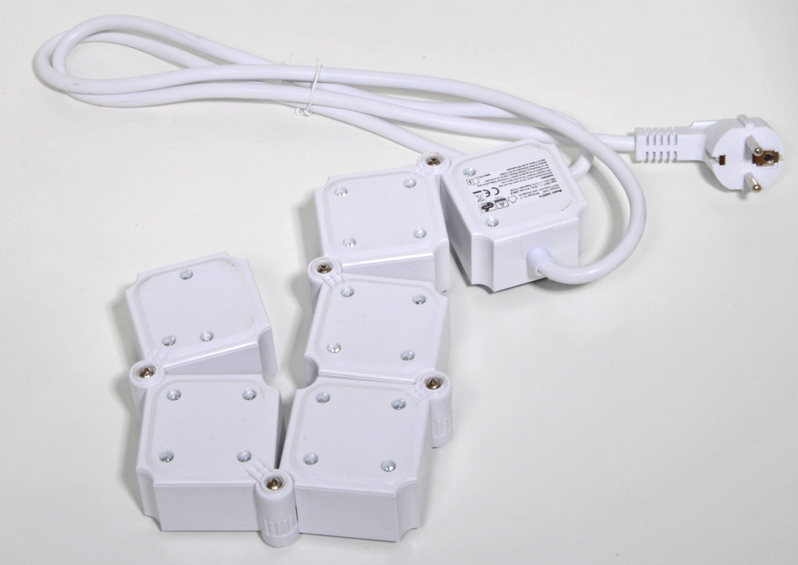 Schwaiger 4-fach Steckdosenleiste 2 x USB (4,2A) Schalter Mehrfachstecker Mehrfachsteckdose (Ein- / Ausschalter, USB-Anschlüsse, Schalterbeleuchtung, separate Ein- / Ausschalter, Flexible Einsatz, 1,5M kabel), inkl. 2 x USB 12w