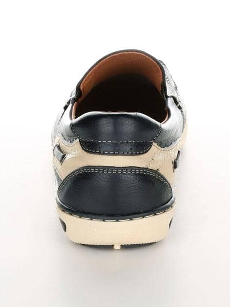 Slipper im Bootsschuh Stil