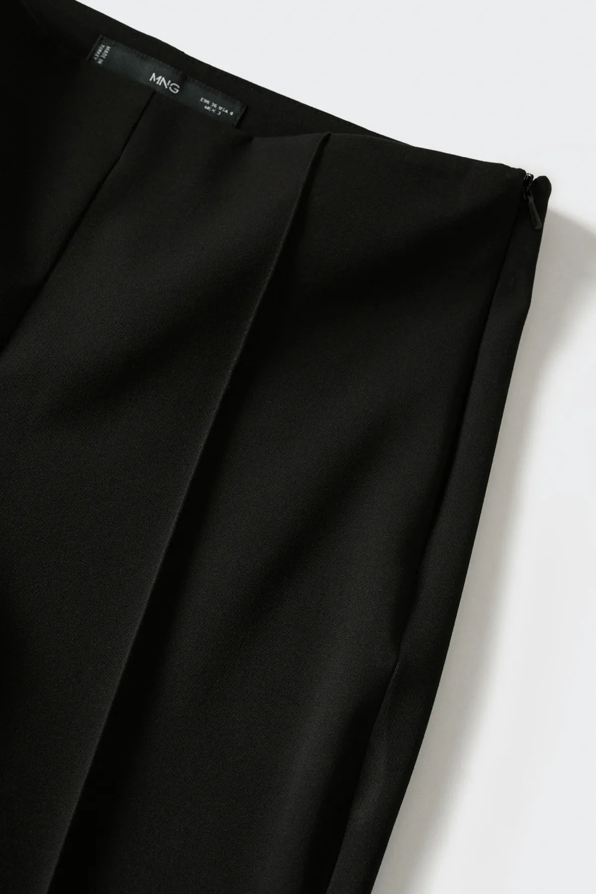 MANGO  Schwarze Damenhose 37017763