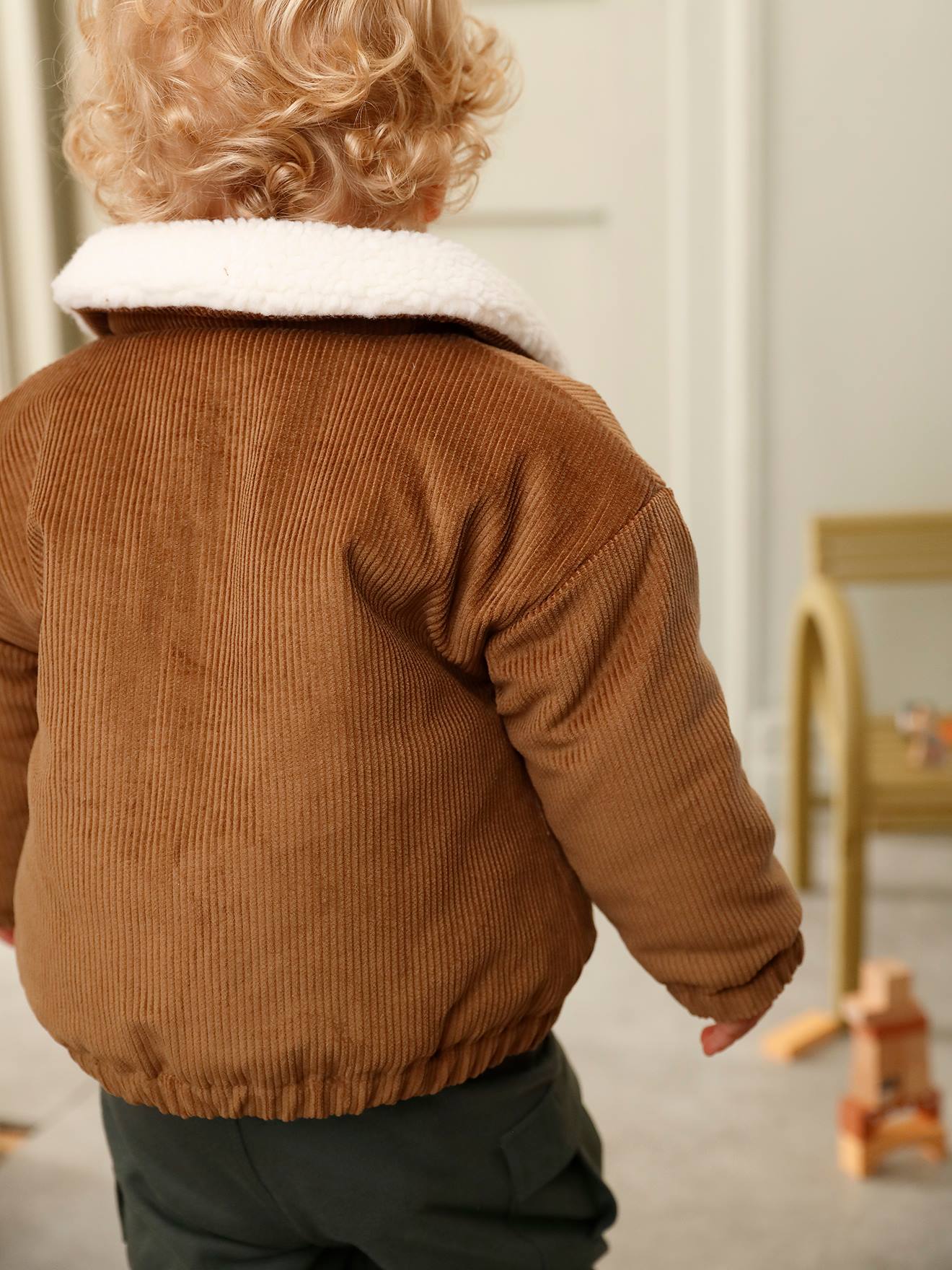 Blouson en velours côtelé bébé doublée sherpa noisette