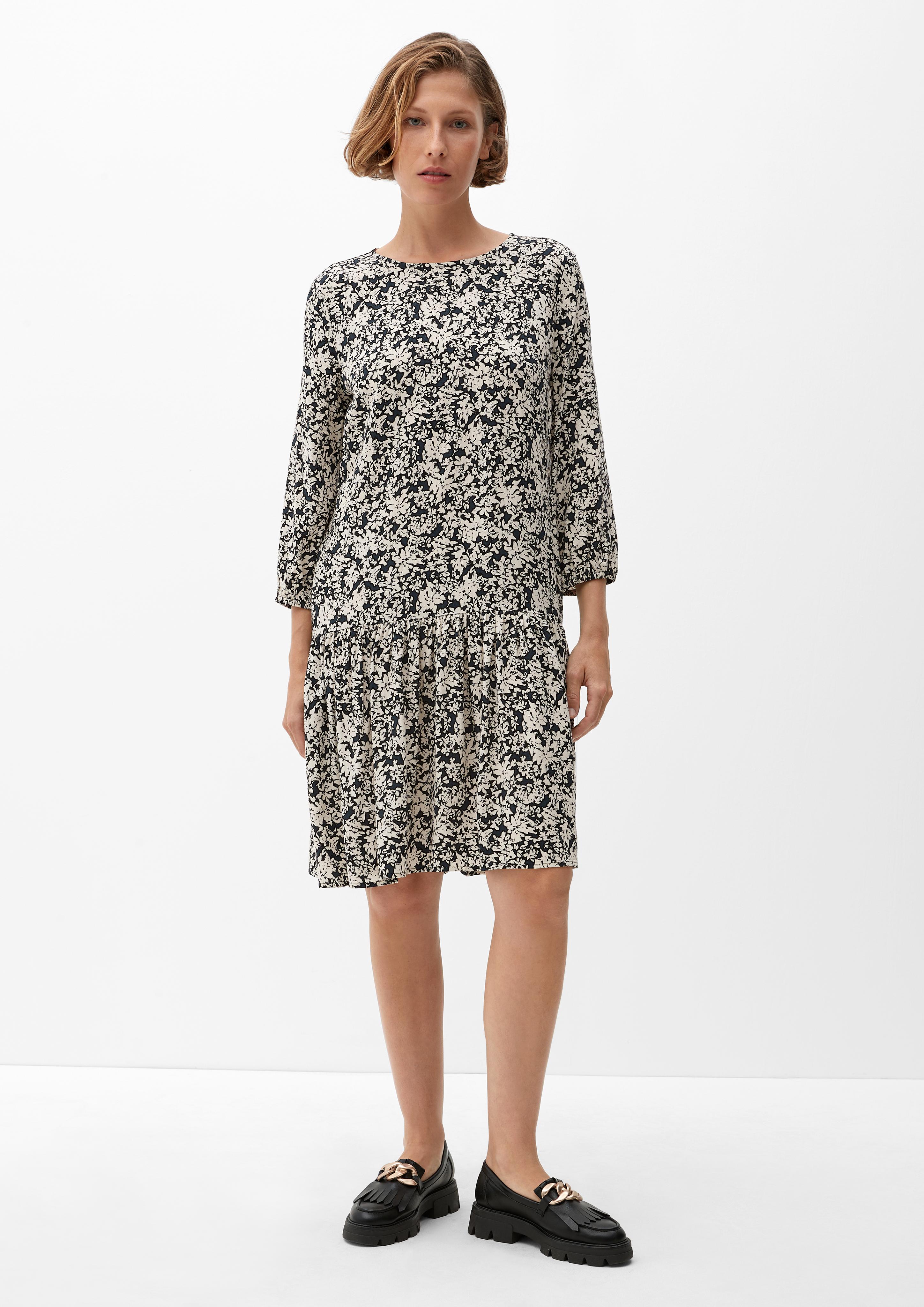 Gemustertes Kleid mit Volant  2120533-59A1