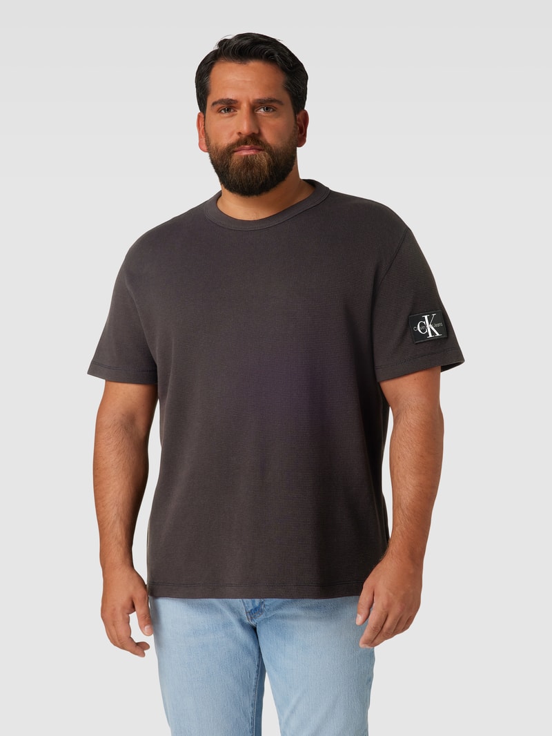 PLUS SIZE T-Shirt mit Waffelstruktur in schwarz