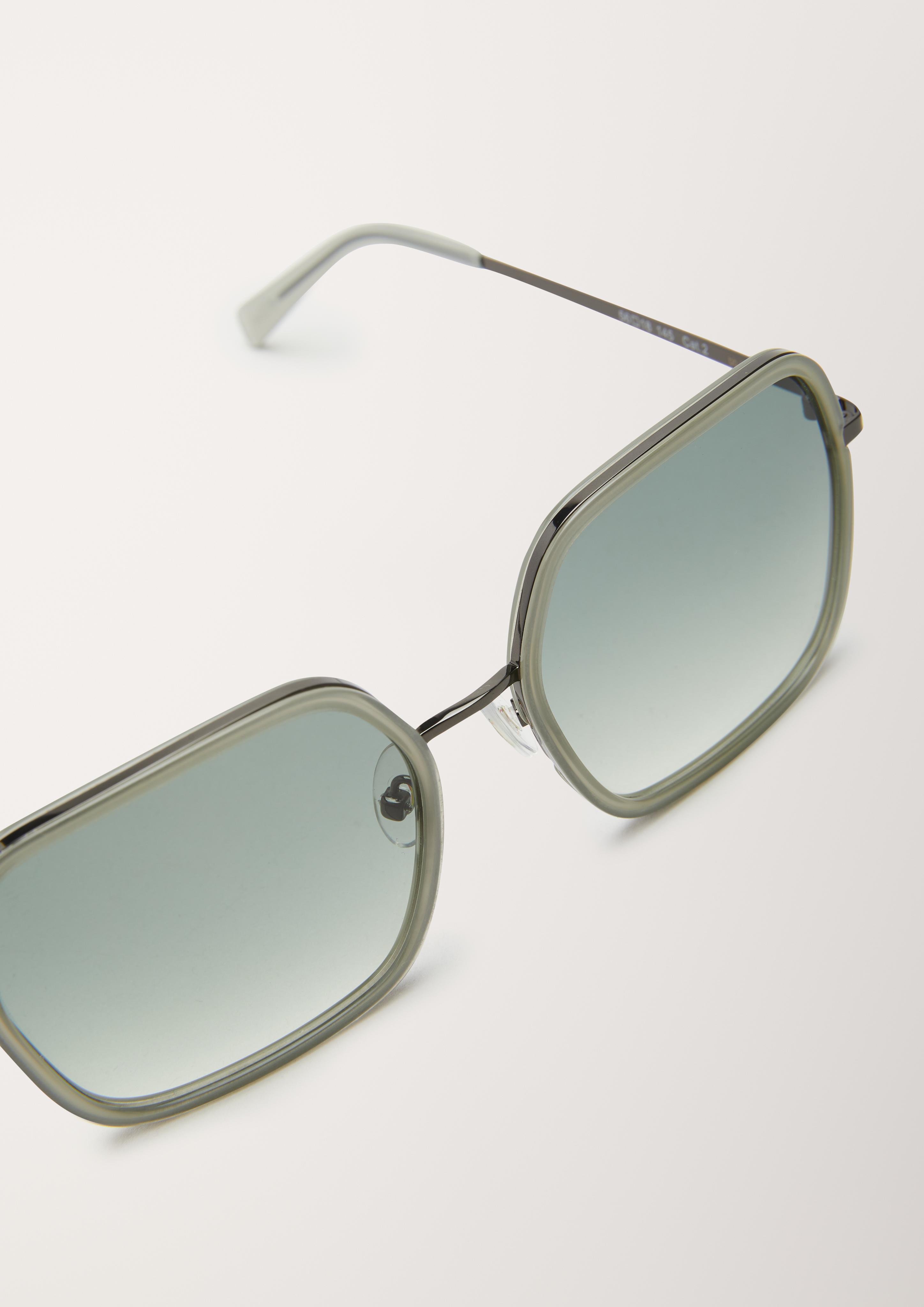 Sonnenbrille in Oversize-Form  6006533-580