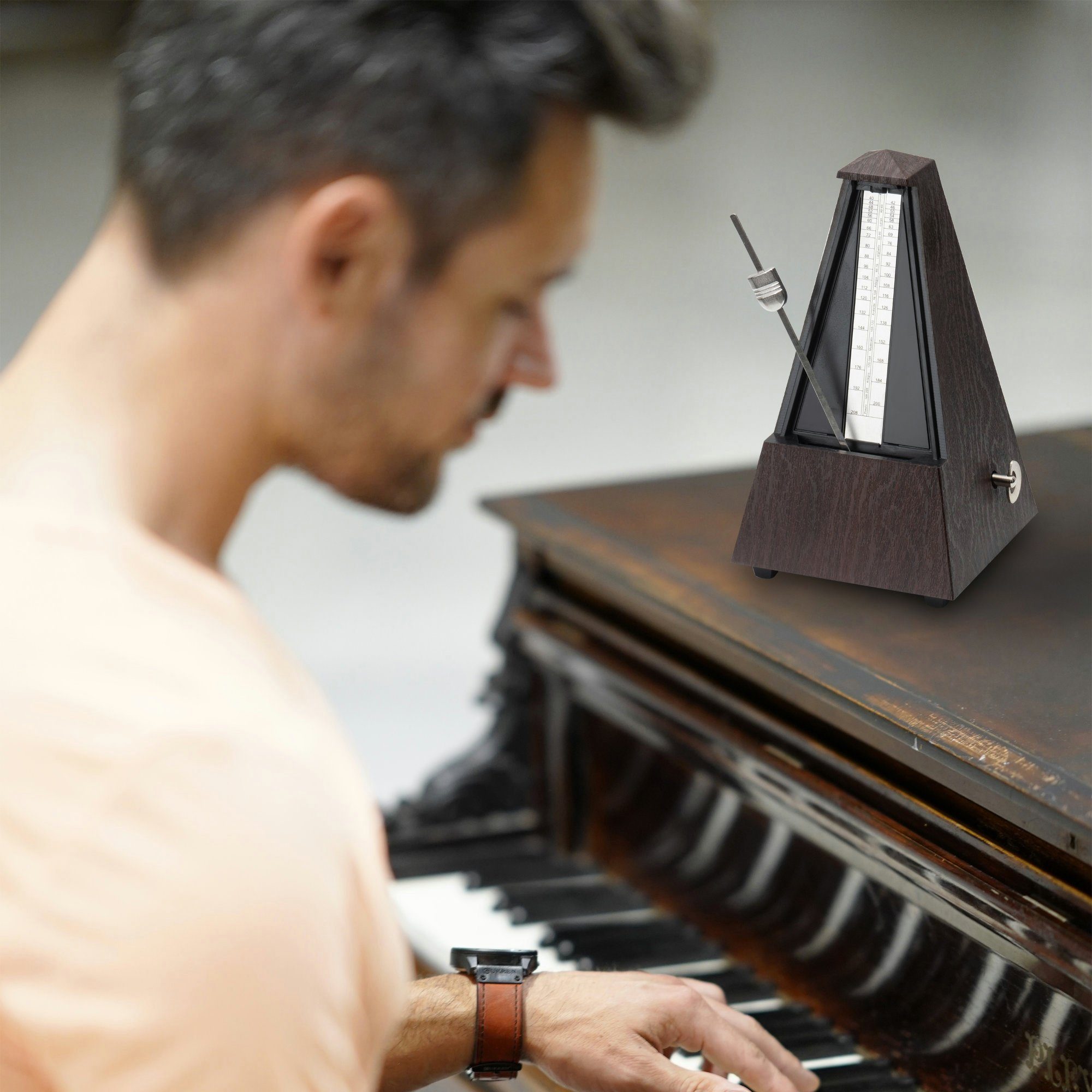 Steinmayer Metronom mit Glocke - 40-208 Schläge pro Minute, Mechanischer Taktgeber in Pyramidenform - 4 Taktarten
