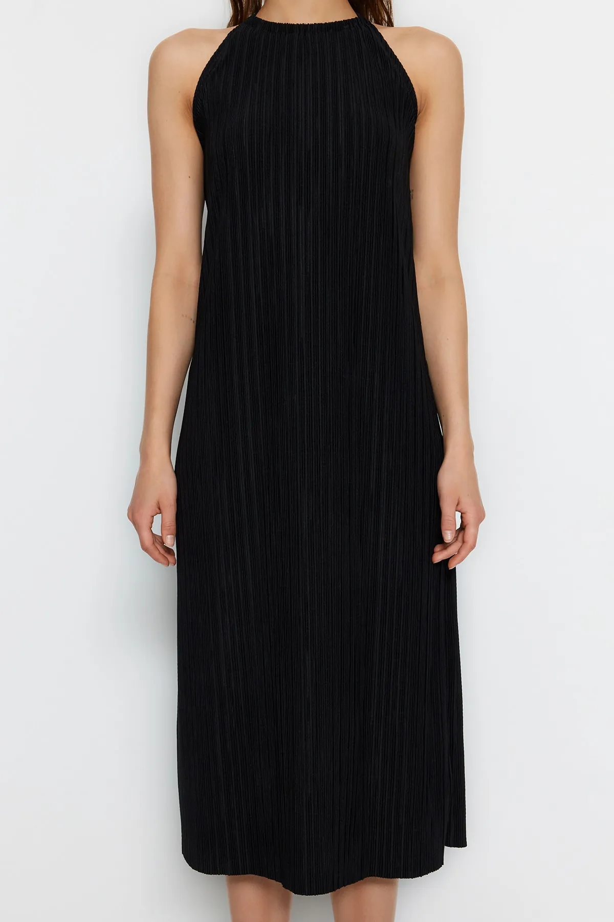 Trendyol Collection  Schwarzes Etuikleid/einfarbiges, ärmelloses Midi-Strickkleid mit Falten TWOSS23EL00752