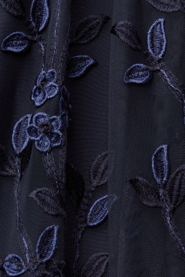 Minikleid mit 3D-Spitze und floral besticktem Mesh