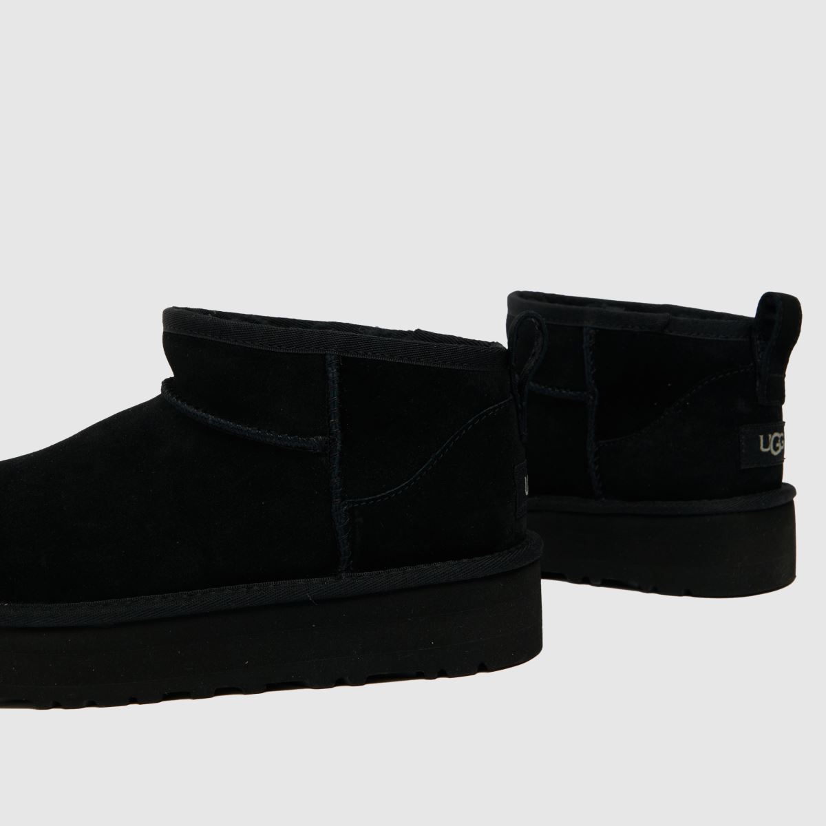 UGG fekete klasszikus ultra mini platform junior csizma