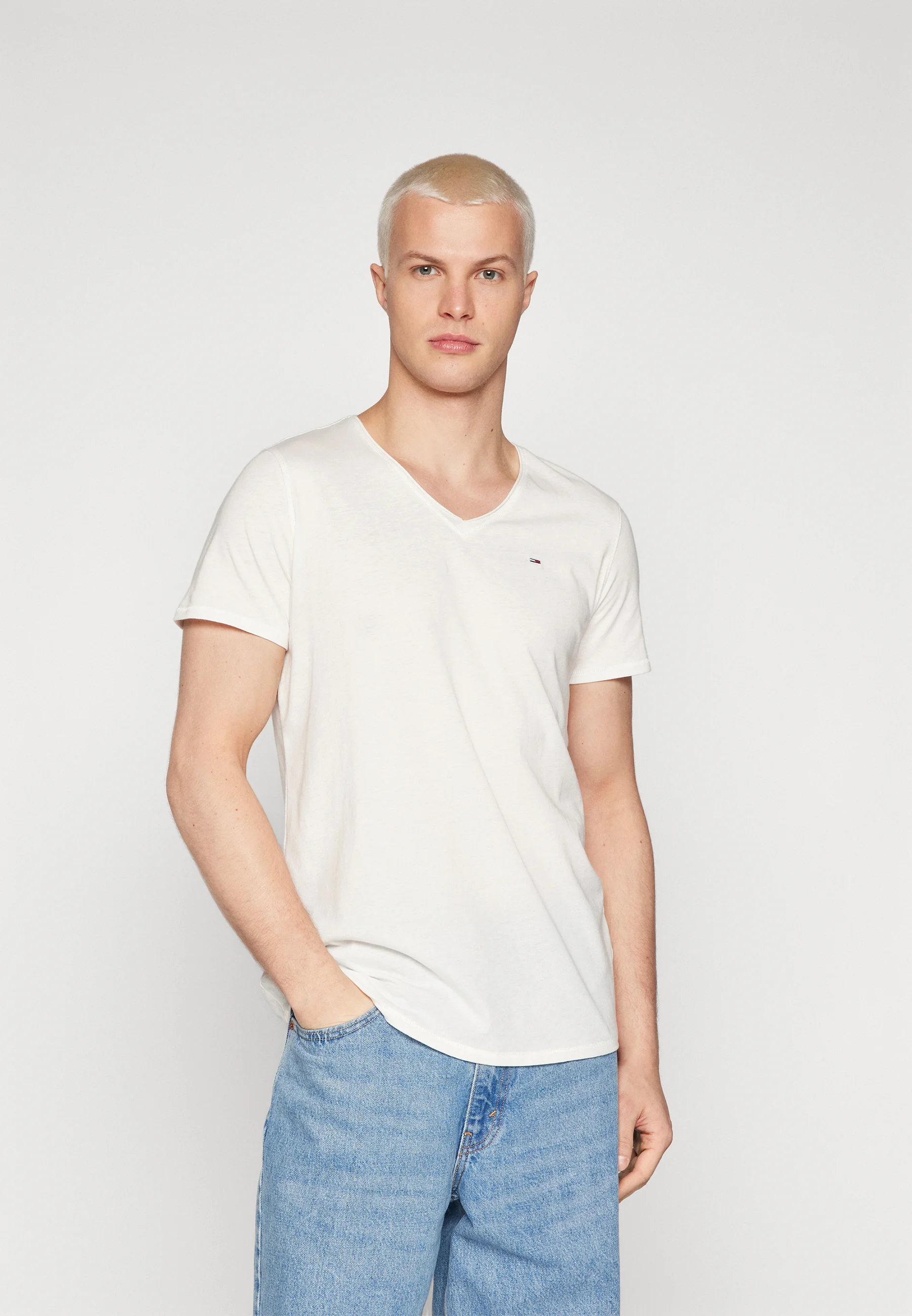 Tommy Jeans SLIM JASPER CUELLO EN V - Camiseta básica