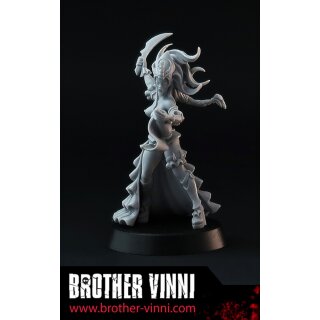 Dark Elf Sorceress (28 mm)