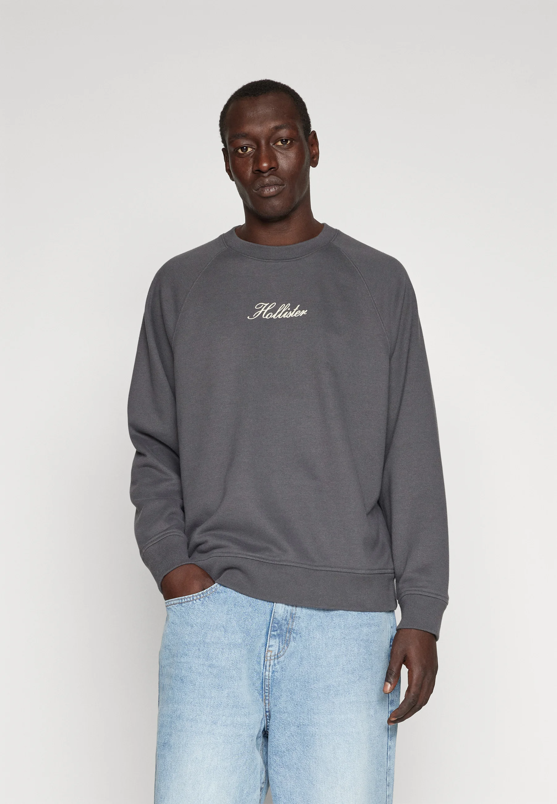 Sudadera Hollister Co. EXCLUSIVE CREW