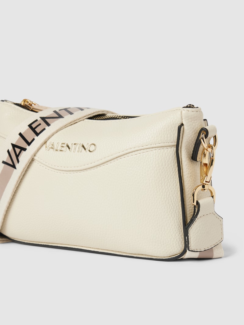 Crossbody Bag mit Label-Detail in offwhite