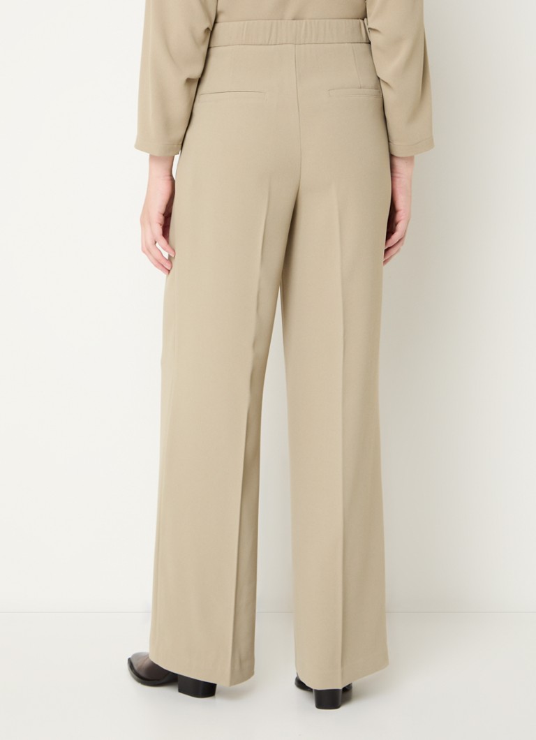 Pantaloni Lucas Dante 6 cu talie înaltă, cu talie largă și cu o cută bine definită.
