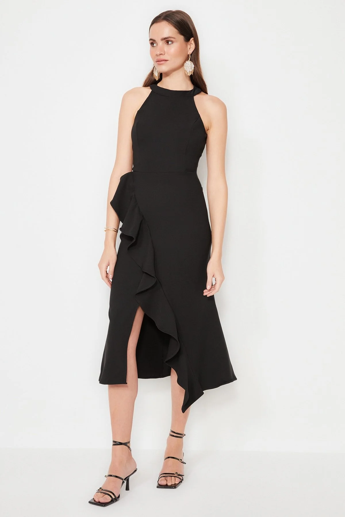 Trendyol Collection  Schwarzes, gewebtes, gefüttertes Volant-Elegantes Abendkleid TPRAW19BB0144
