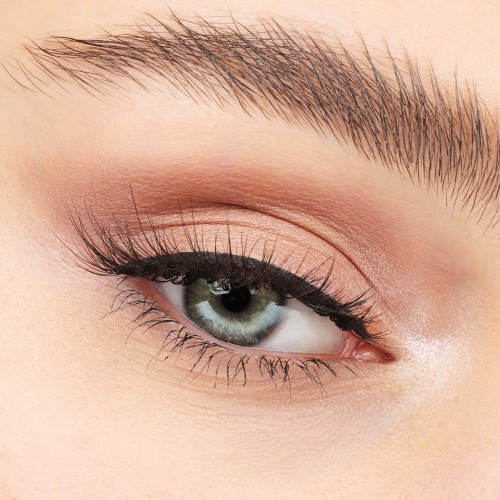 essence Light as a feather 3D faux mink lashes faux cils 02 All about light Faux Cils
