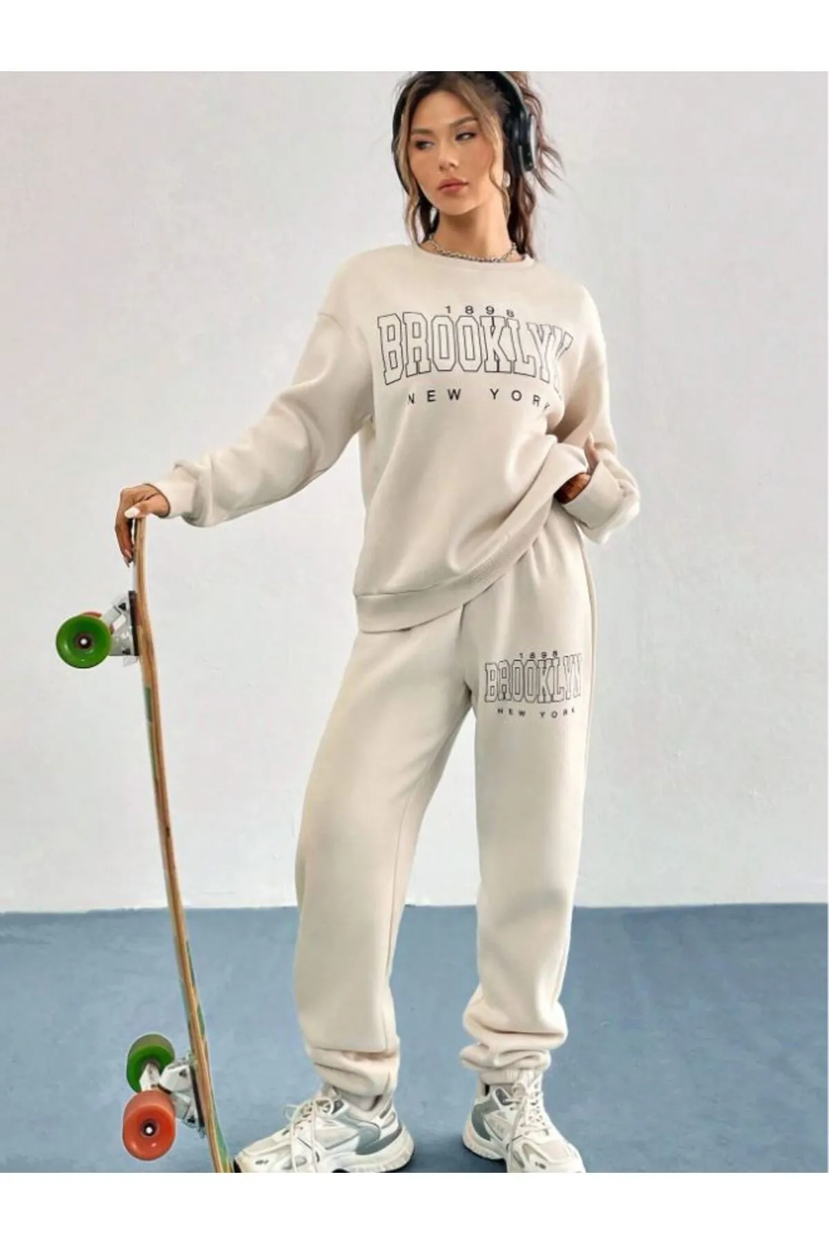 Know  Beiges 1898 Brooklyn bedrucktes Oversize-Trainingsanzug-Set mit Unter- und Oberteil für Damen