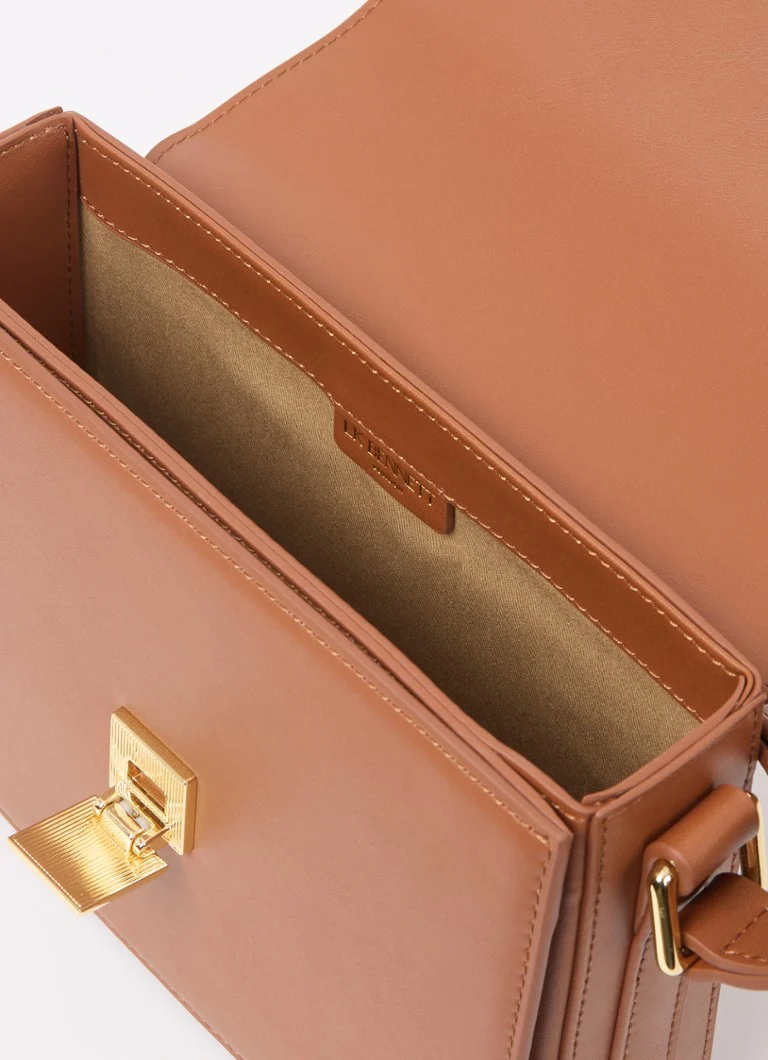 Borsa a tracolla LKBennett Othelia con tracolla regolabile.