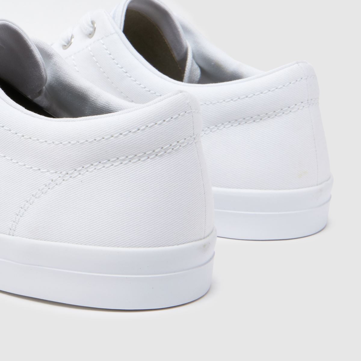 Fred Perry – Vita baseline-sneakers i twill