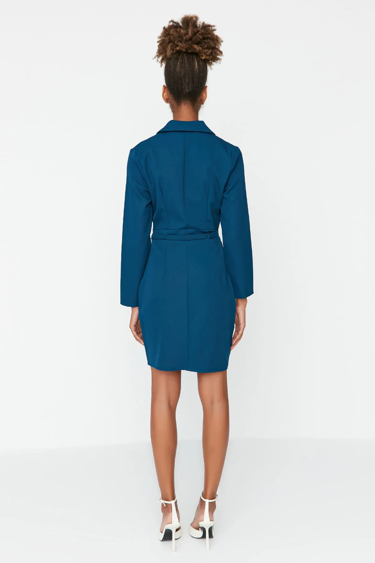 Trendyol Collection  Ölfarbenes, zweireihiges Webkleid TWOAW23EL00360
