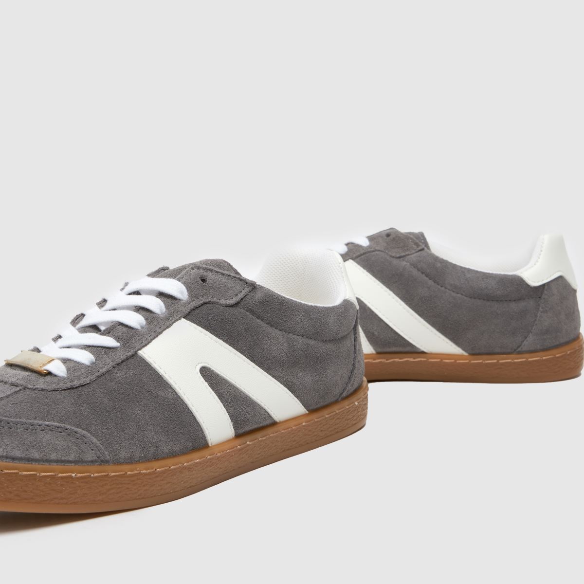 Schuh Marnie velúr gumitalpú edzőcipő szürke színben