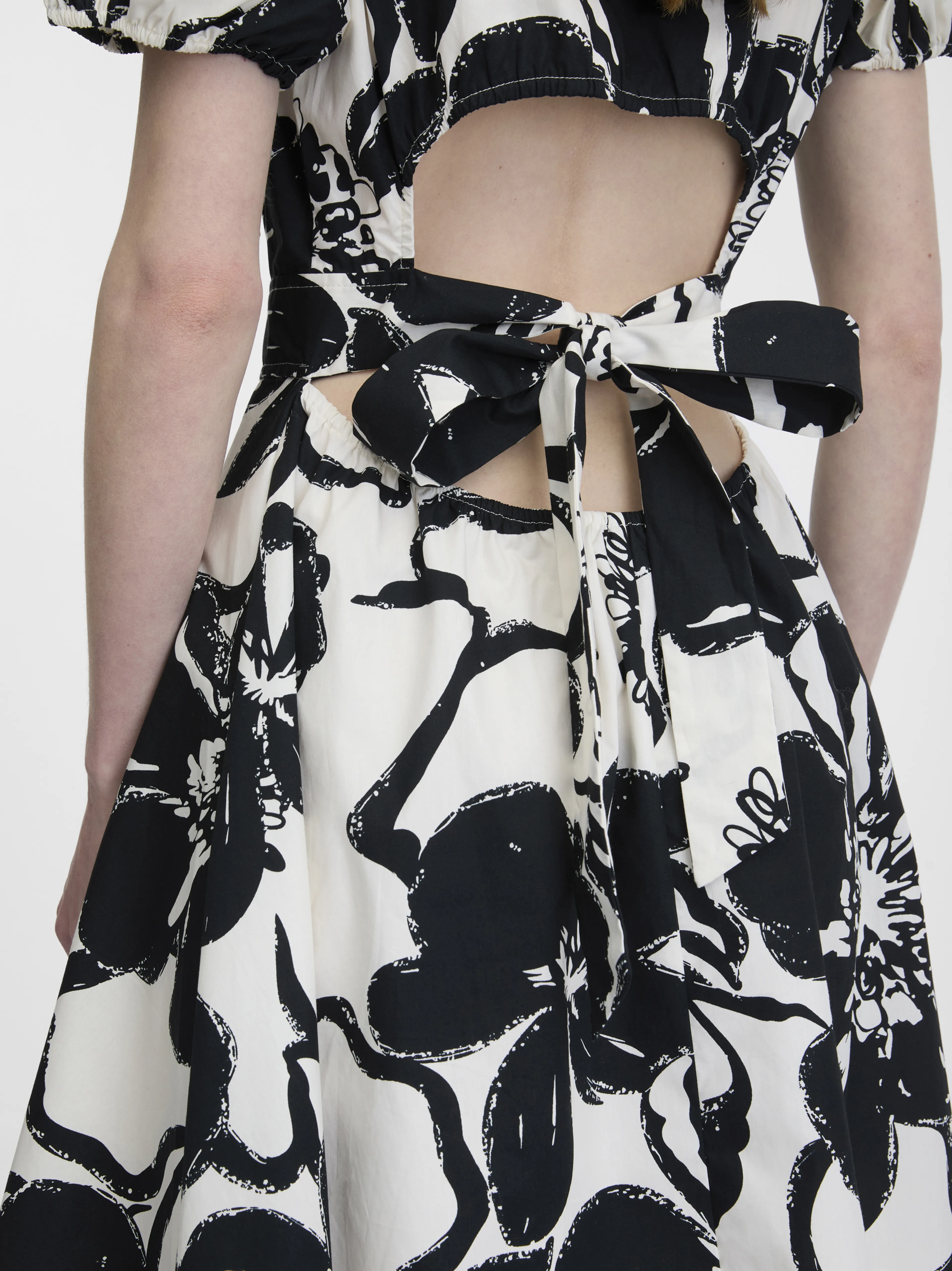 Schwarzes gemustertes Damenkleid ORSAY