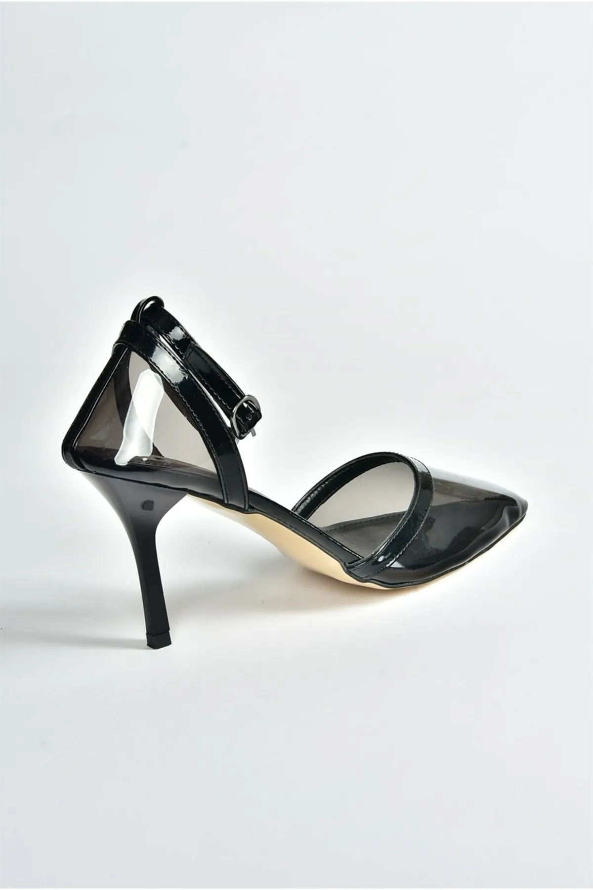 Fox Shoes  Schwarze, transparente, spitze Zehenpartien mit dünnen Absätzen für Damen M518700823