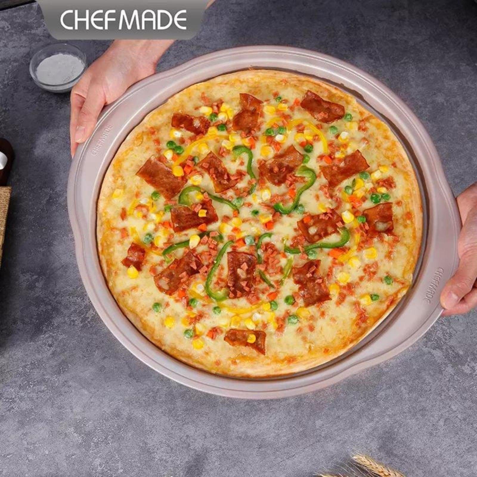 Chefmade Pizzablech Backblech, Karbonstahl, (CHEFMADE, Pizza Backblech 36 cm mit Perforation, 400x400x30, Champagnergold, antihaft- & silikonbeschichtet, Hefekuchen, Fladenbrot, Grillbrot, 1-St., Premium), Pizzablech - Pizzablech Rund Antihaftbeschic