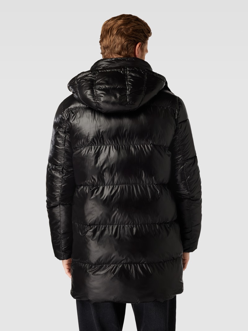 Steppjacke mit Kapuze in schwarz