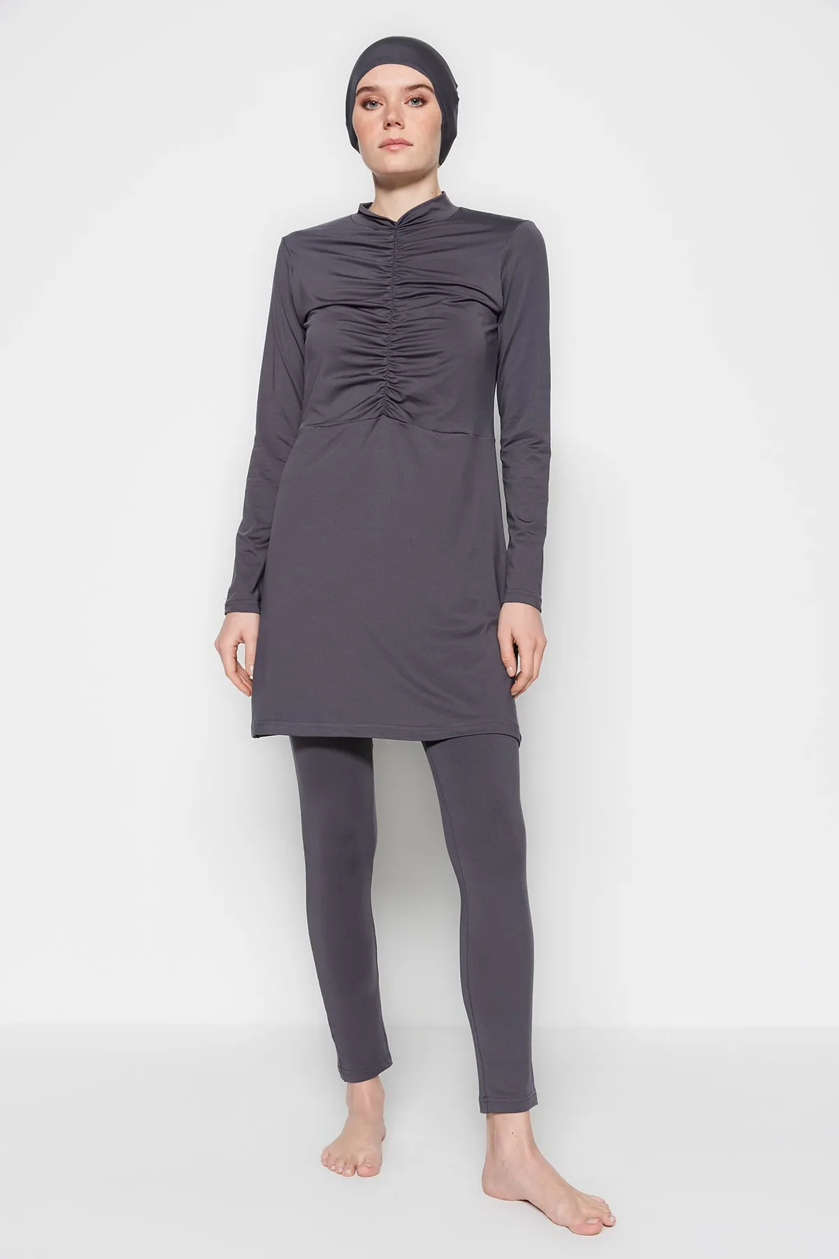Trendyol Modest  Anthrazitfarbenes, detailliertes, vollständig überzogenes, gestricktes Lycra-Badeanzugset mit Rüschen und 4-teiligem Set TCTSS23CF00012