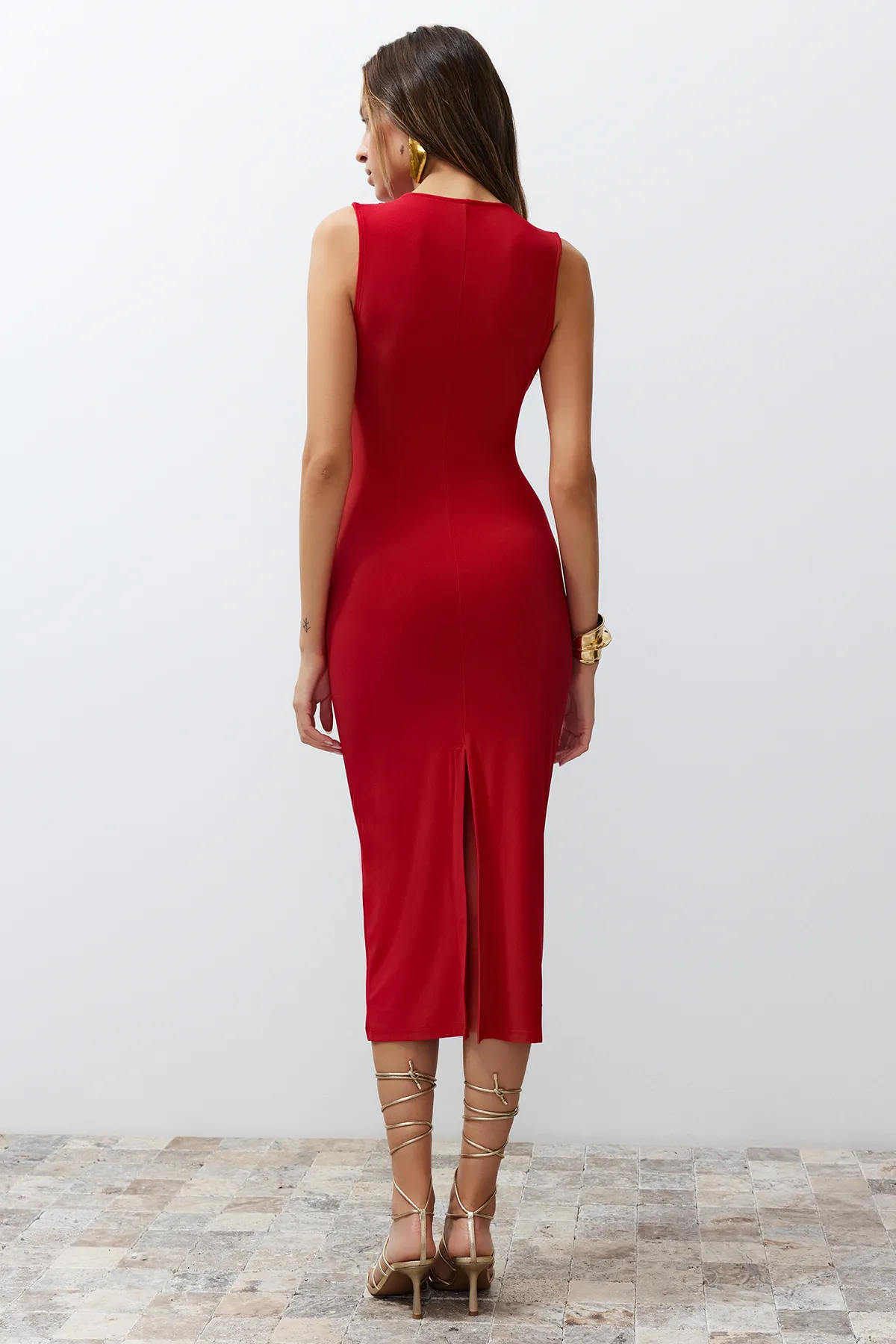 Trendyol Collection  Rotes, figurbetontes, drapiertes, elegantes Abendkleid TPRSS24EL00161