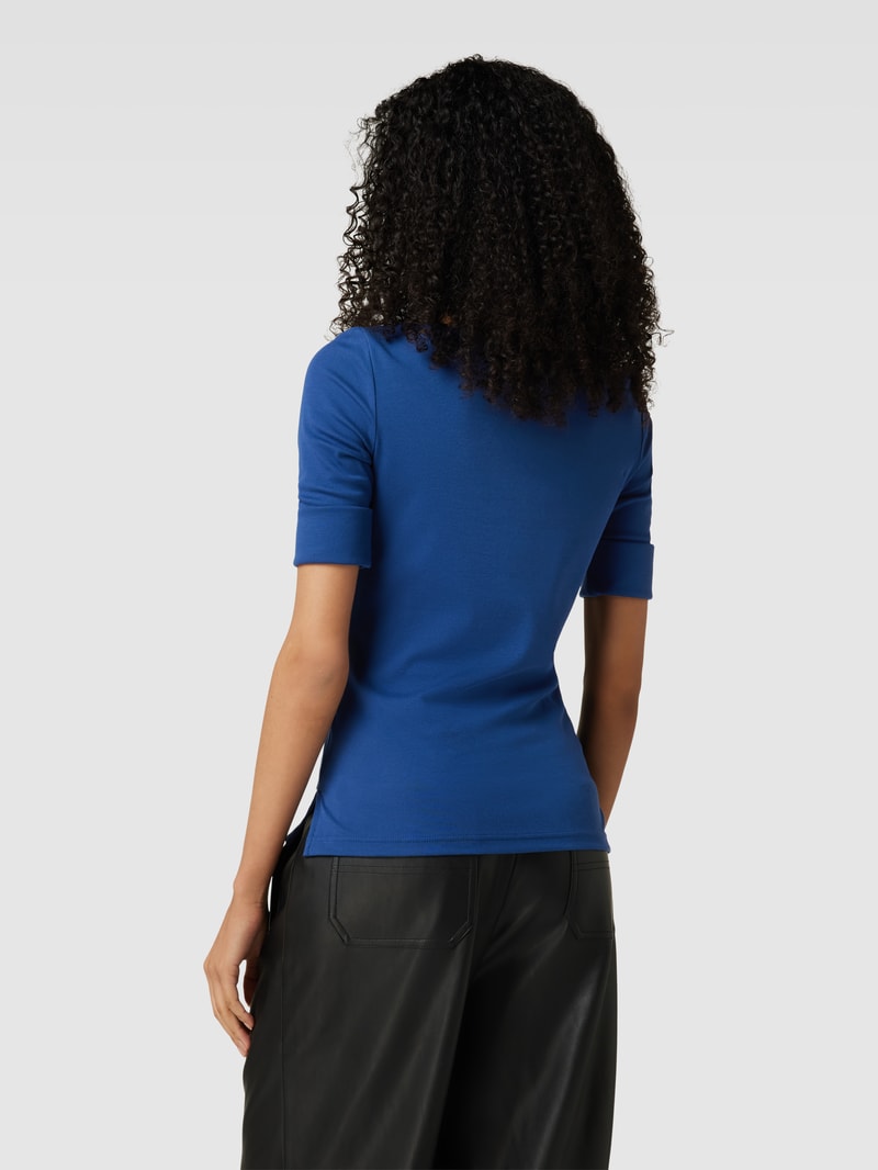 T-Shirt mit U-Boot-Ausschnitt in blau