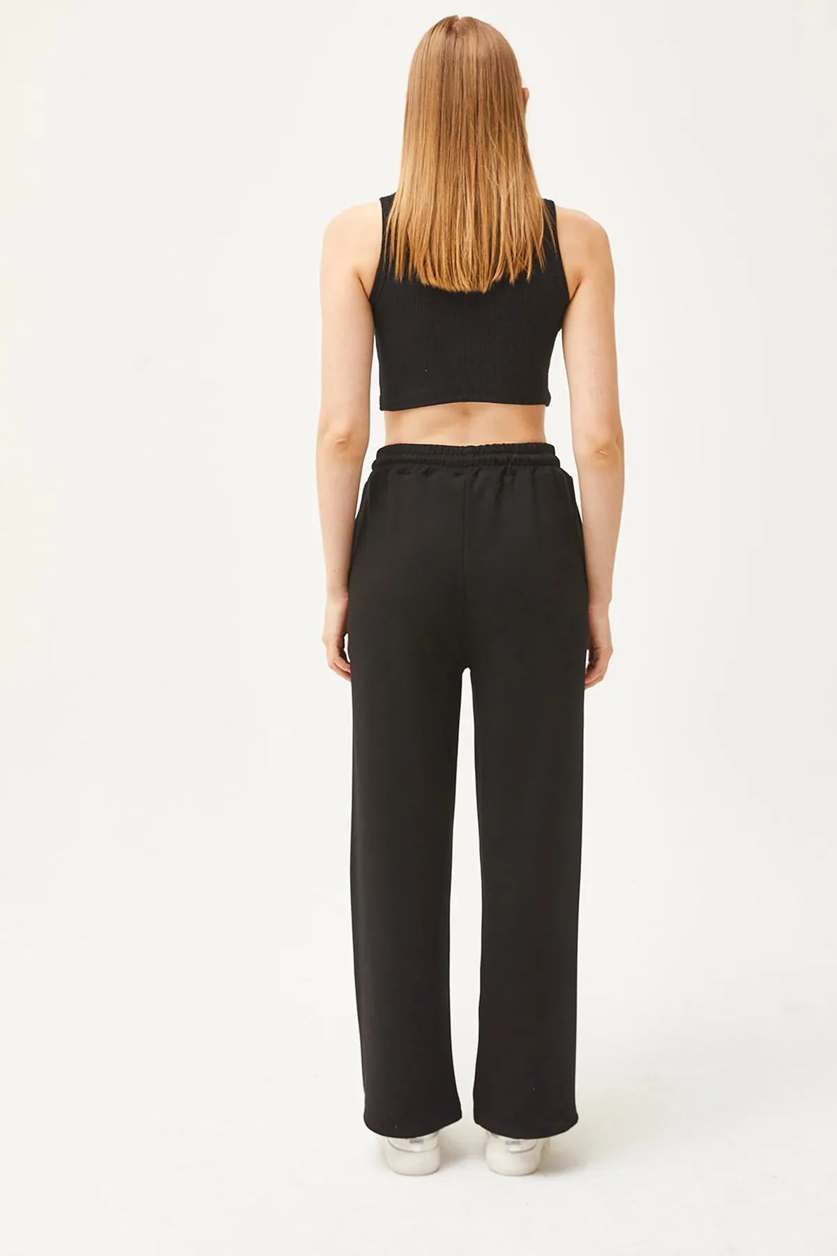 Olalook  Schwarze Palazzo-Jogginghose aus weichem, strukturiertem Modal für Damen mit Taschen EŞF-00000068