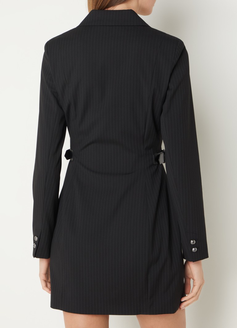 Rochie scurtă NIKKIE Andorra, stil sacou, cu bretele și cataramă decorativă