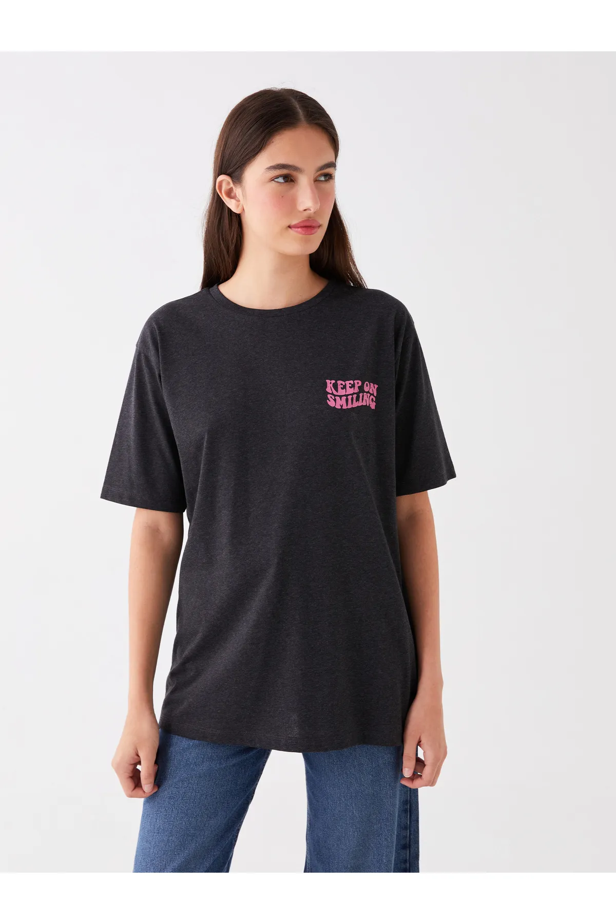 LC Waikiki  Bedrucktes, kurzärmliges Oversize-Damen-T-Shirt mit Rundhalsausschnitt