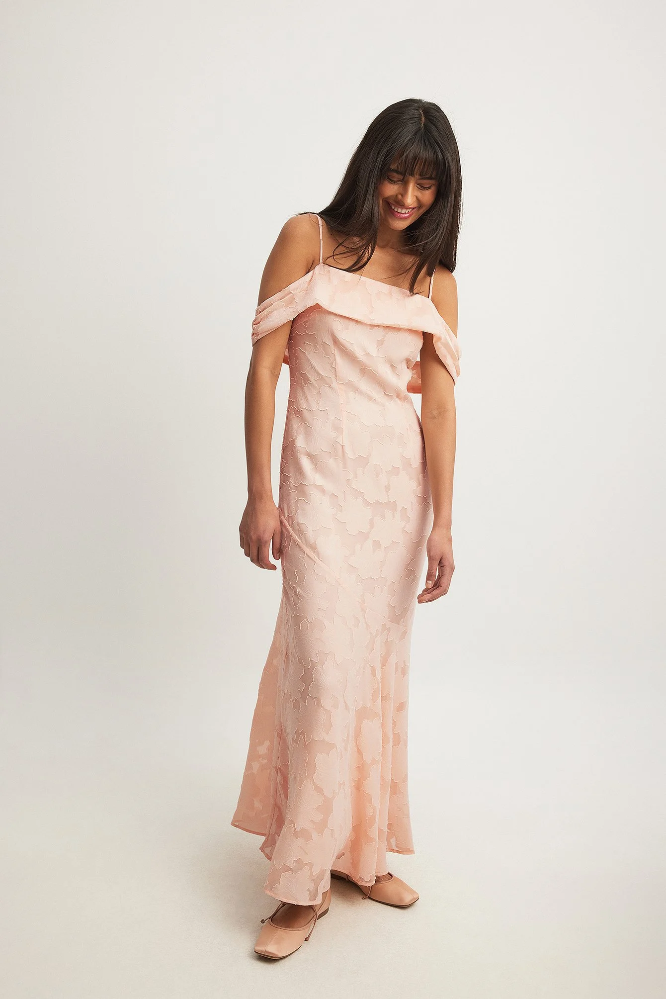 Schulterfreies Jacquard-Maxikleid