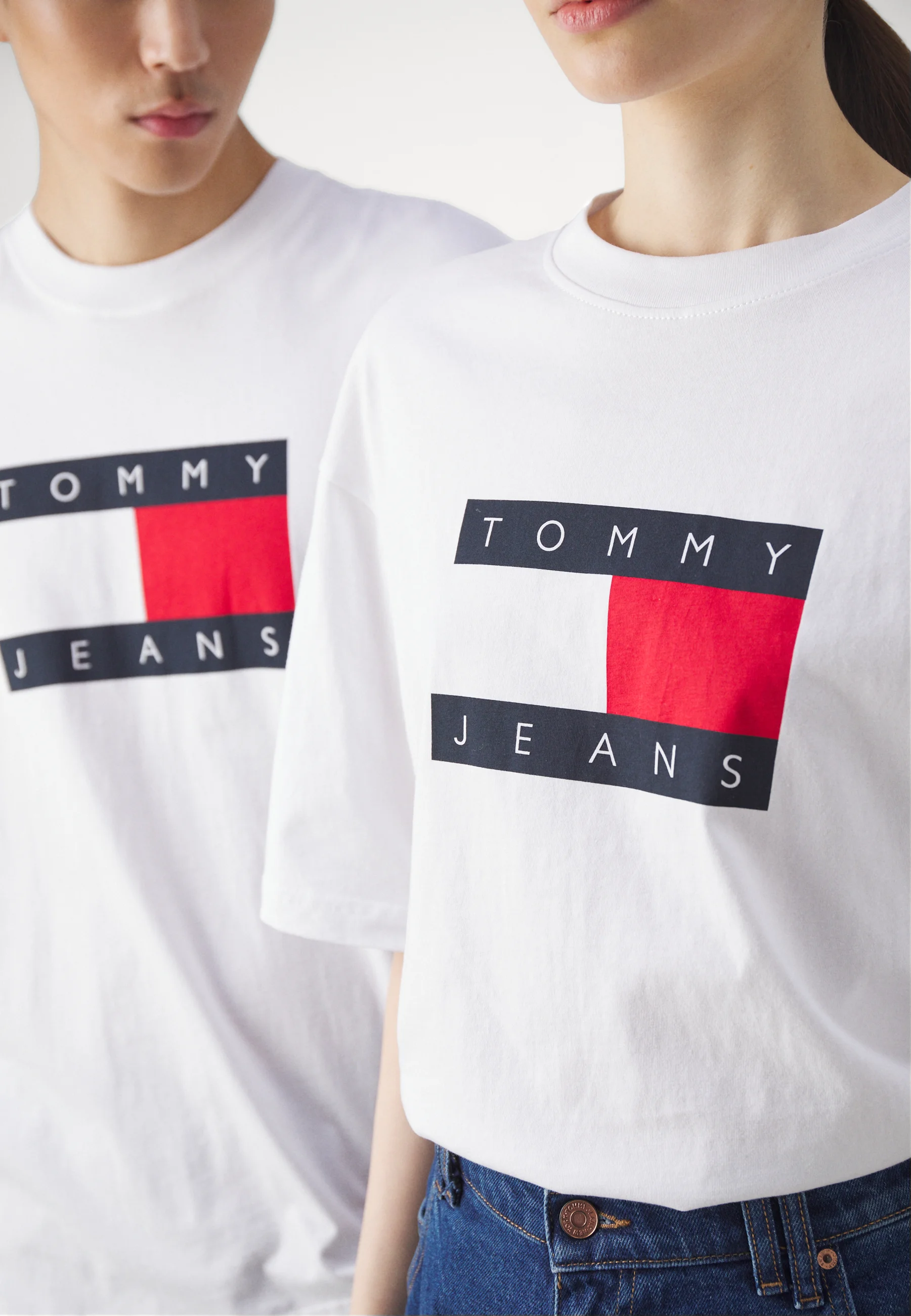 Tommy Jeans SKATE FLAG TEE UNISEX - Camiseta con estampado