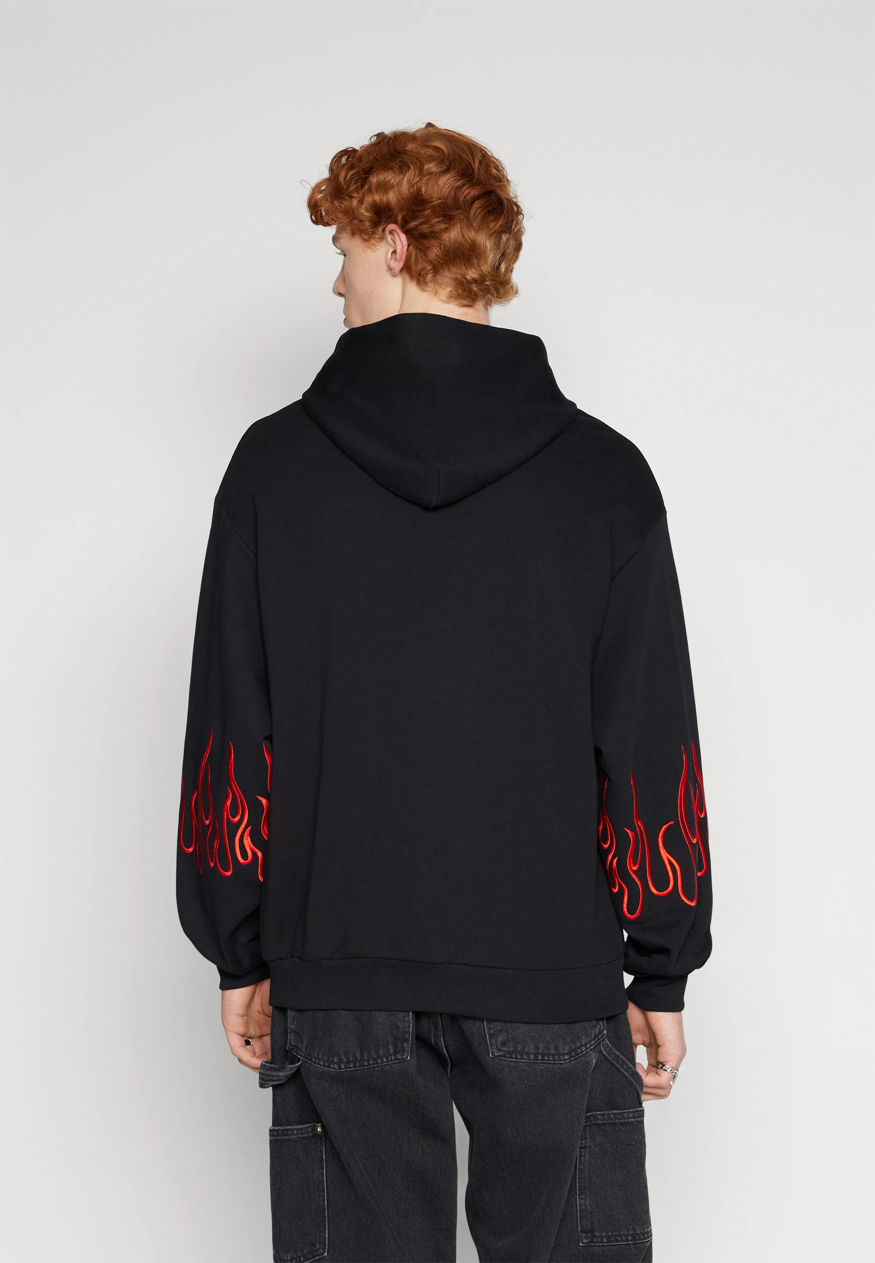Visión de Super SUDADERA CON LLAMAS - Sudadera